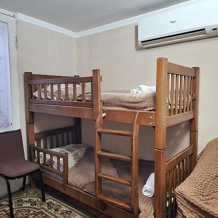 Guesthouse Ttt Tbilisi Buitenkant foto