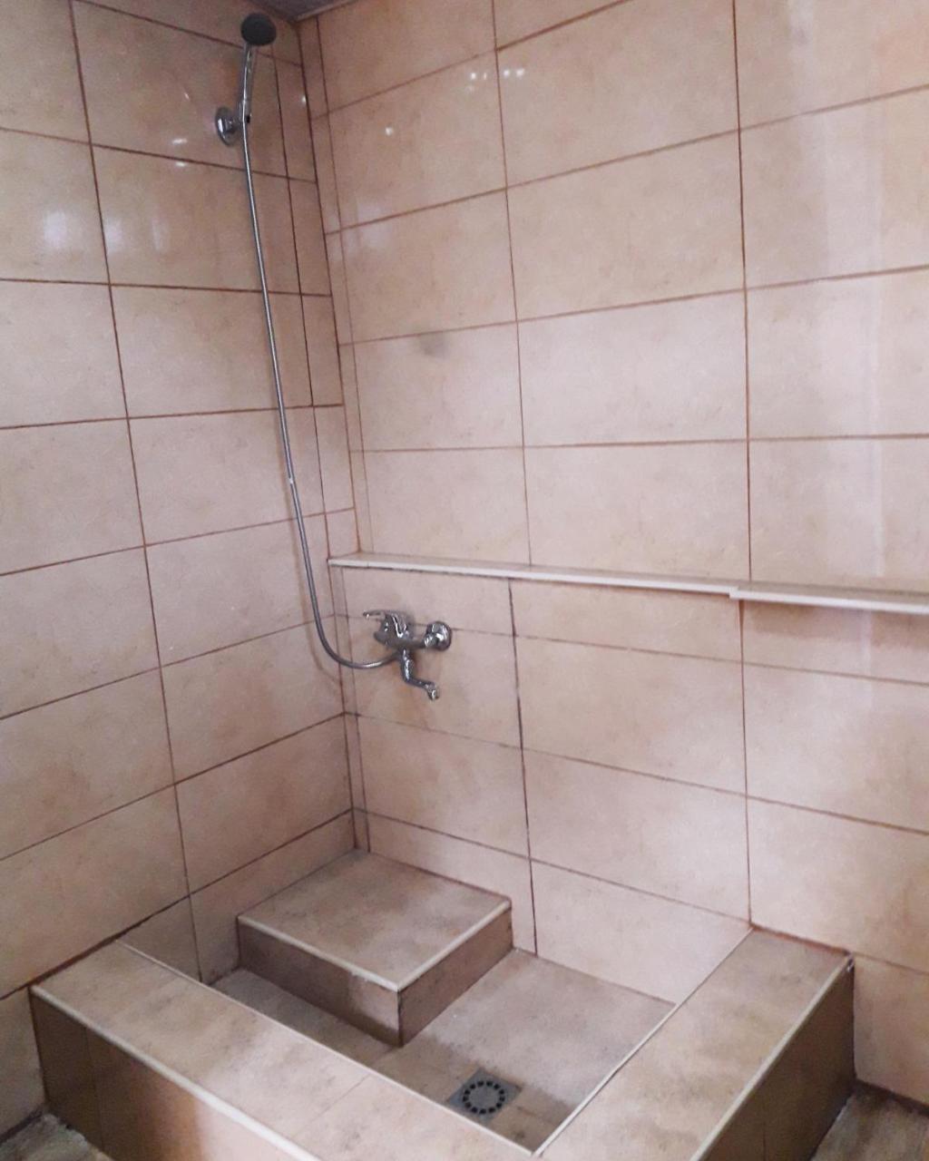 Guesthouse Ttt Tbilisi Buitenkant foto