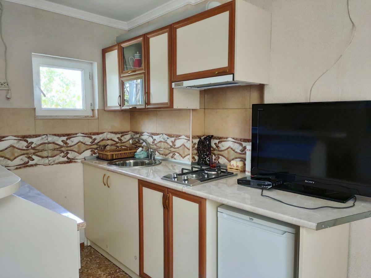 Guesthouse Ttt Tbilisi Buitenkant foto